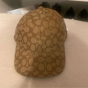 Brand new COACH BASEBALL HAT (UNISEX) THE PRICE IS FIRM